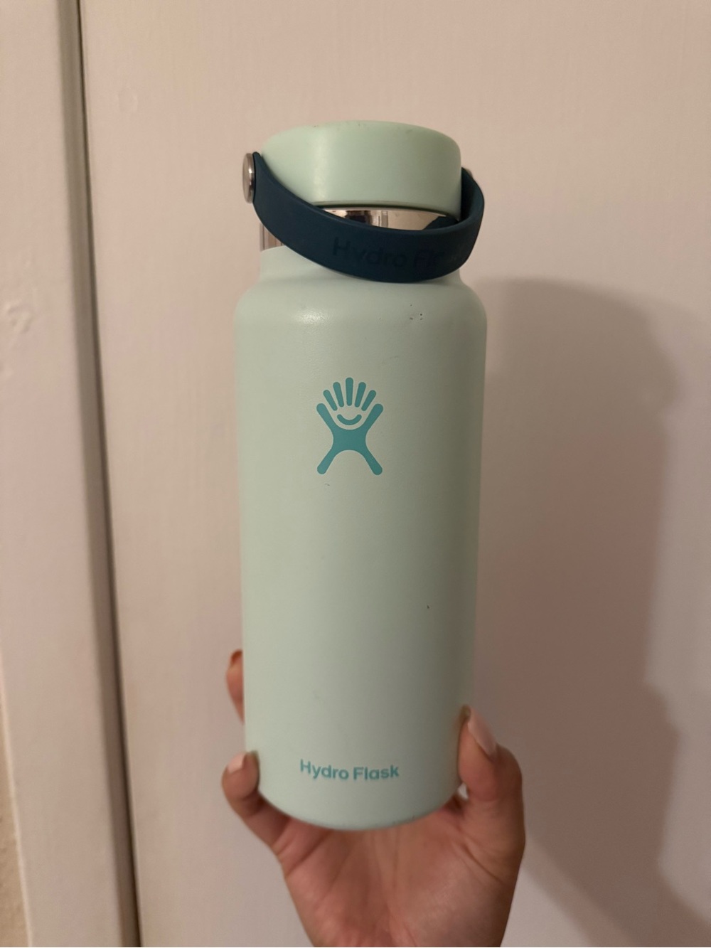 Hydro Flask 32oz Mint Water Bottle with Teal Strap